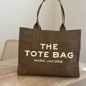 Marc Jacob’s the tote bag